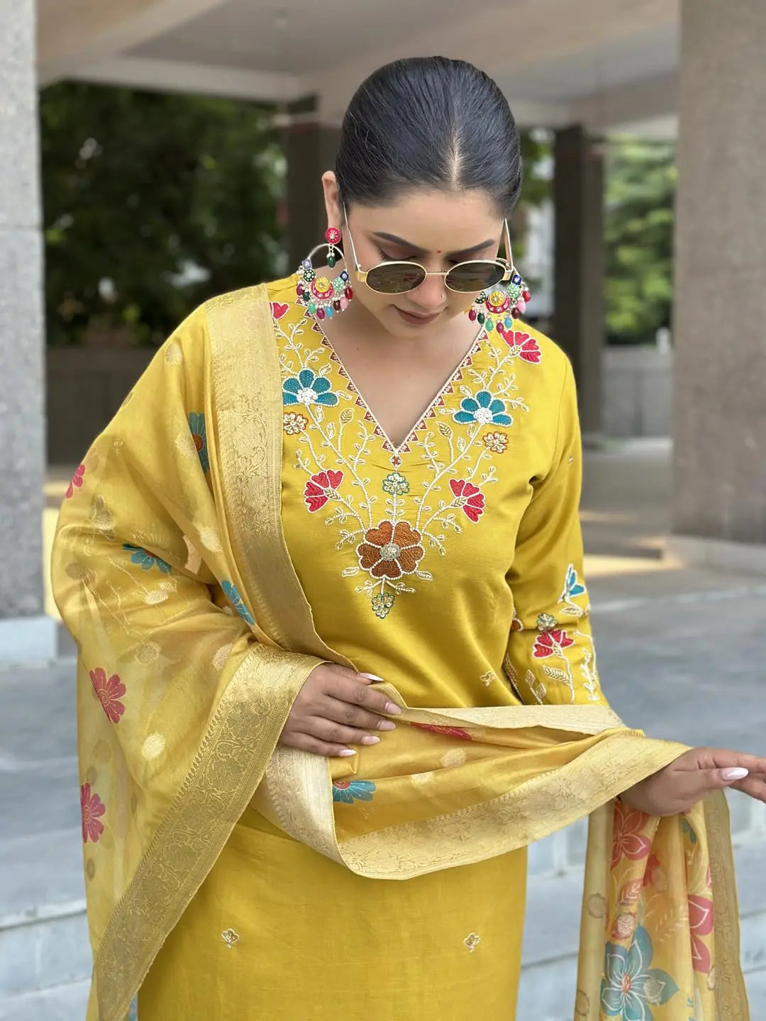 Women's Viscose Silk Blend Straight Kurta Pant Set with Printed Dupatta for Festive & Casual Ethnic Kurta Sets Desi Diva