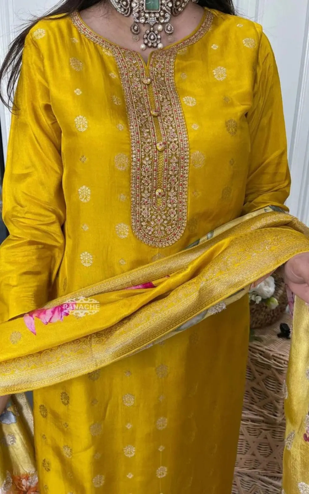 Kurta for Women with Dupatta Cotton Kurti Ethnic Dress Party Latest Wedding Suit Festive Kurti Traditional Outfit Chikankari Style Cotton Anarkali Elegant Summer Office Wear & Design. Desi Diva