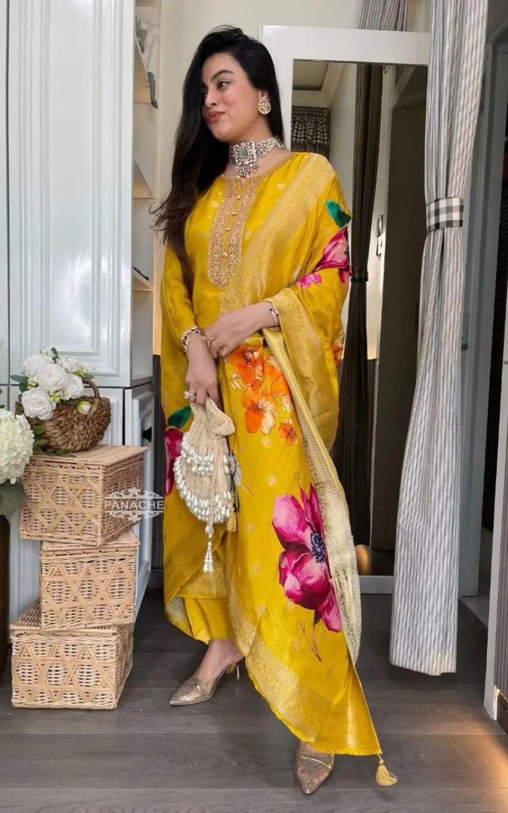 Kurta for Women with Dupatta Cotton Kurti Ethnic Dress Party Latest Wedding Suit Festive Kurti Traditional Outfit Chikankari Style Cotton Anarkali Elegant Summer Office Wear & Design. Desi Diva